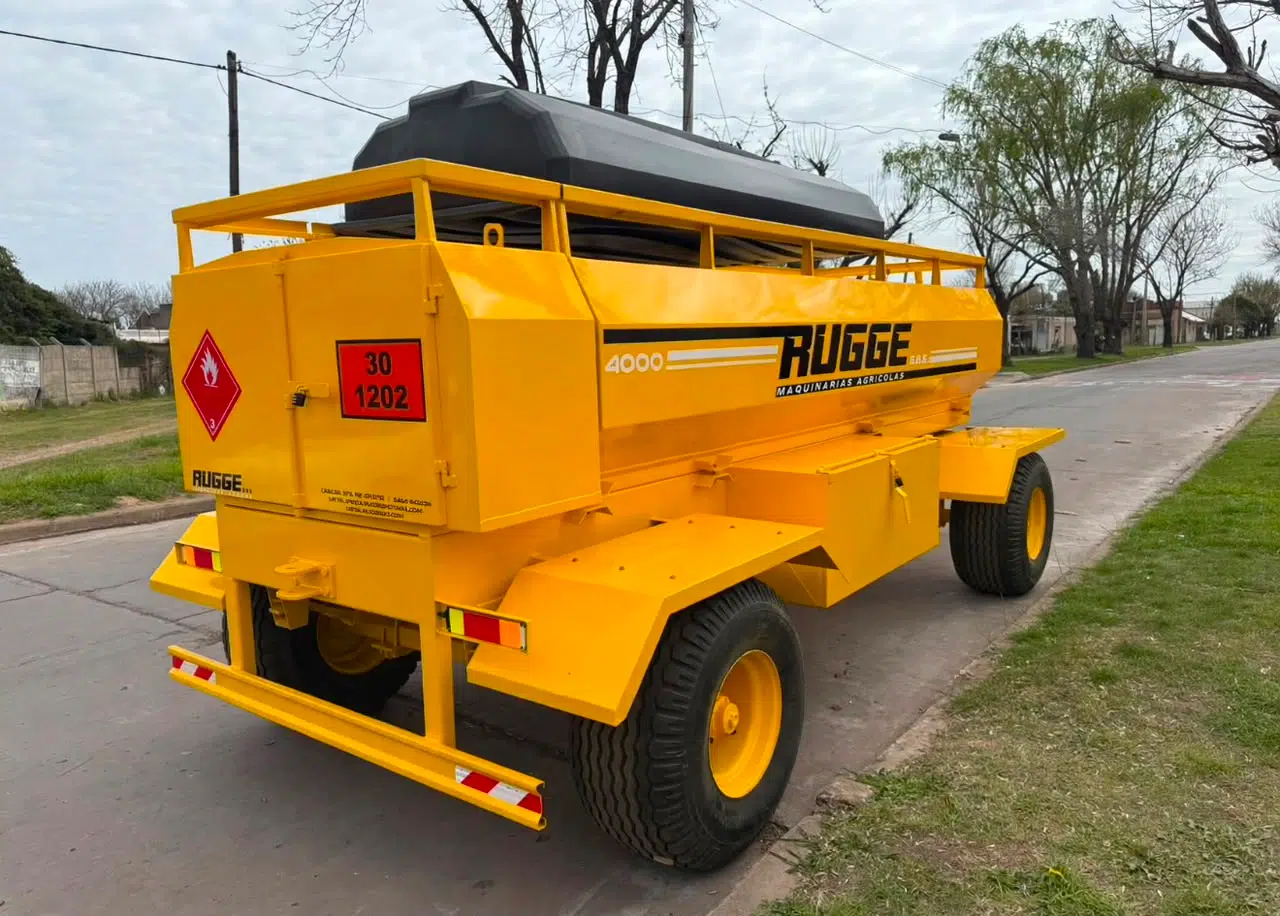 Tanque de combustible Rugge 4000L - detalle baulera